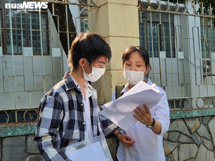 Đề tiếng Anh 'dễ thở', thí sinh nhẹ nhõm khép lại kỳ thi tốt nghiệp THPT đợt 2 - 2