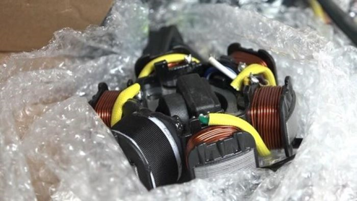 Phá đường dây 'khủng' làm giả phụ tùng xe máy ở TP.HCM - 4