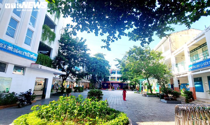 Cô và trò ở Đà Nẵng khai giảng, hát mừng năm học mới qua màn hình máy tính - 6