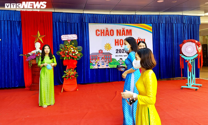 Cô và trò ở Đà Nẵng khai giảng, hát mừng năm học mới qua màn hình máy tính - 4