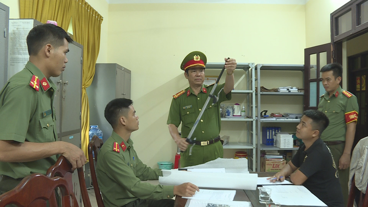 Lên Youtube đặt mua linh kiện rồi học cách tự chế tạo súng - 1