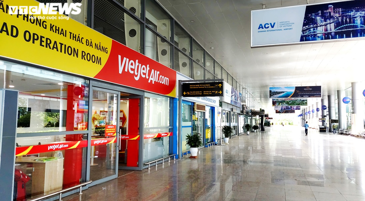 Đà Nẵng mở lại các tuyến vận tải hành khách: Sân bay, bến xe, ga tàu vắng lặng - 2