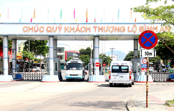 Đà Nẵng mở lại các tuyến vận tải hành khách: Sân bay, bến xe, ga tàu vắng lặng - 8