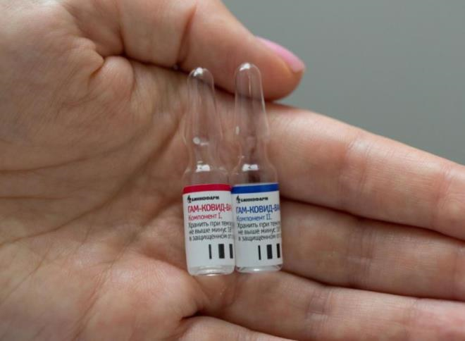 Nga tiêm thử nghiệm vaccine COVID-19 cho tình nguyện viên - 1