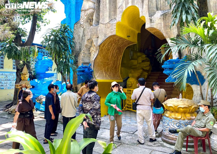 Hầm chứa tro cốt ở chùa Kỳ Quang 2 trước ngày người dân vào nhận diện - 1