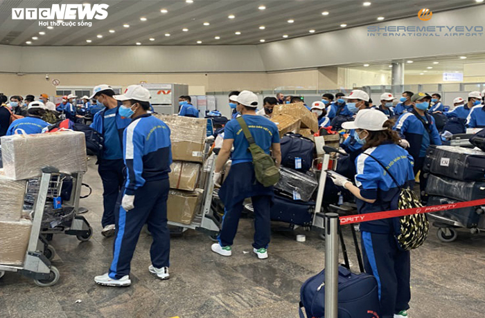Hình ảnh đoàn thể thao Việt Nam dự Army Games làm thủ tục tại sân bay Nga - 3