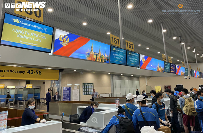 Hình ảnh đoàn thể thao Việt Nam dự Army Games làm thủ tục tại sân bay Nga - 1