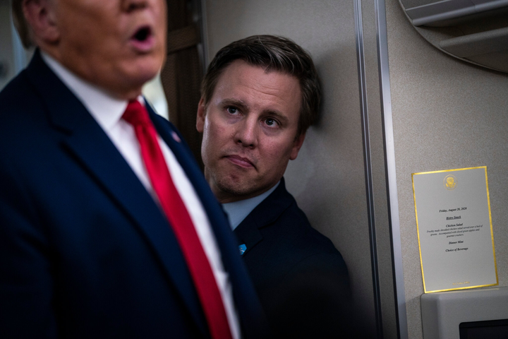 Gây quỹ tỷ USD, Trump chi tiêu xa hoa cho chiến dịch tranh cử - 2