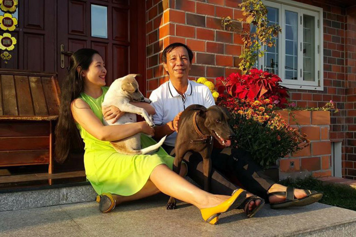 Ở tuổi U50, MC Quỳnh Hương sống bình yên bên ông xã hơn 14 tuổi - 6