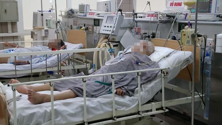 Thêm 35 người ăn pate Minh Chay đến khám tại Bệnh viện Bạch Mai - 1