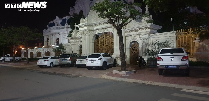 Bắt đại gia nổi tiếng giới xăng dầu Việt Nam, khám xét khẩn cấp lâu đài nguy nga - 2