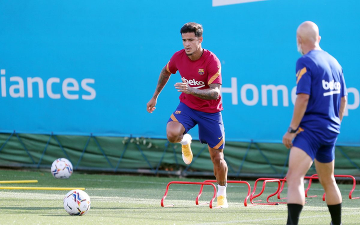 Đòi ra đi bất thành, Messi lần đầu tập lại cùng đồng đội Barca - 4