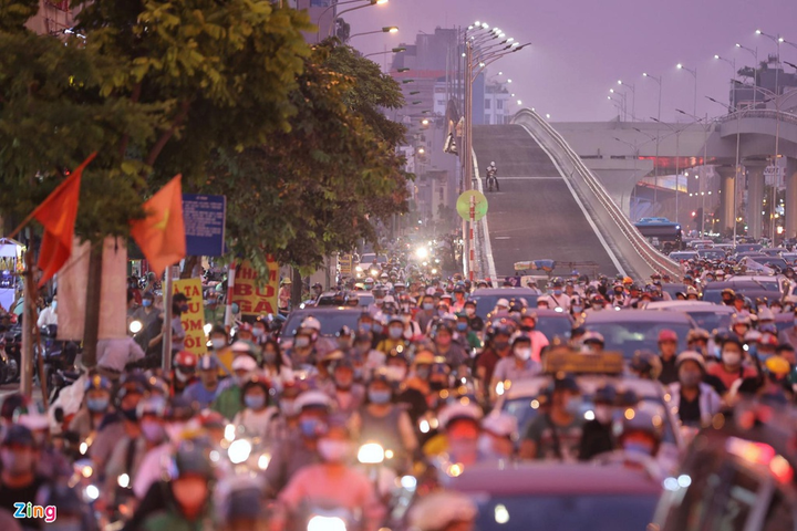 Sau khi Hà Nội mở rộng đường Trường Chinh, Ngã Tư Sở còn ùn tắc nghiêm trọng hơn - 12