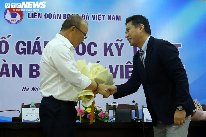 Giám đốc kỹ thuật VFF: Hài lòng được làm việc cùng Park Hang Seo, Troussier - 1