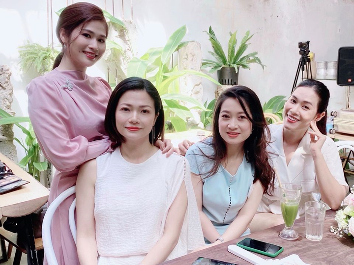 Nhan sắc, cuộc sống 3 nữ chính phim 'Phía trước là bầu trời' sau 19 năm - 13