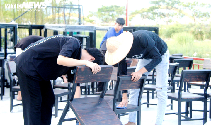 Hàng quán ở Đà Nẵng chuẩn bị đón khách trở lại - 2