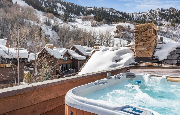 Biệt thự gỗ 45 triệu USD giữa rừng tuyết đẹp như cổ tích - 10