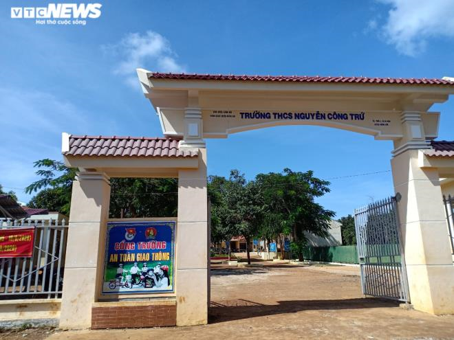 Vì sao hiệu trưởng THCS ở Đắk Lắk không cho học sinh tiểu học vào trường? - 1