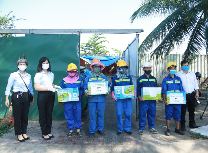 Cô Gái Hà Lan hỗ trợ các 'chiến binh' thầm lặng trong cuộc chiến chống COVID-19 - 4