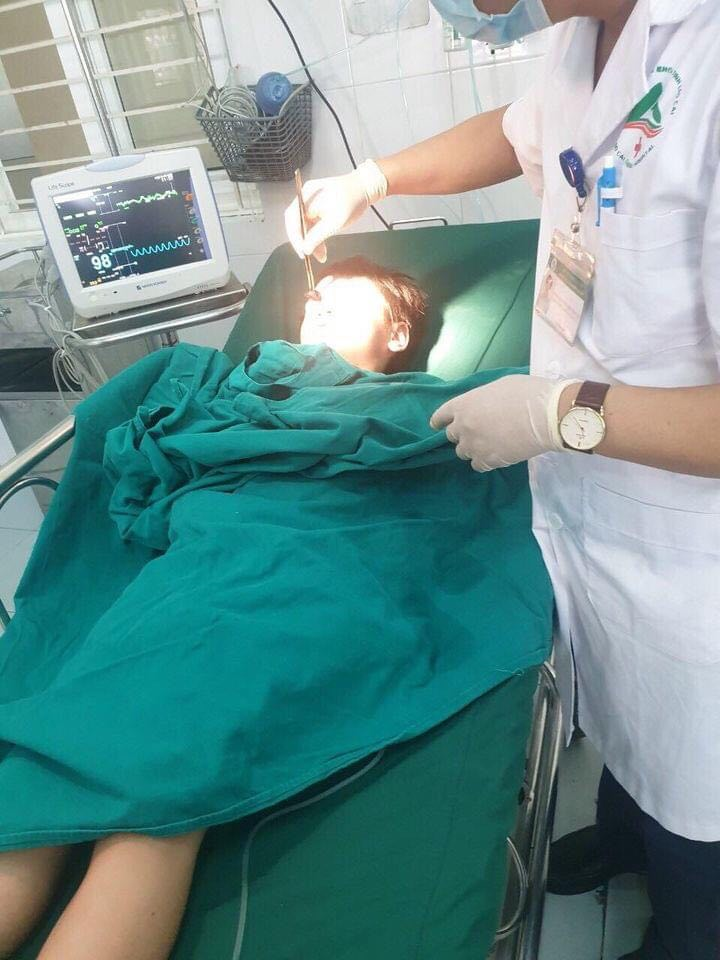 Lào Cai: Quạt trần rơi trong lớp, một học sinh bị thương - 1