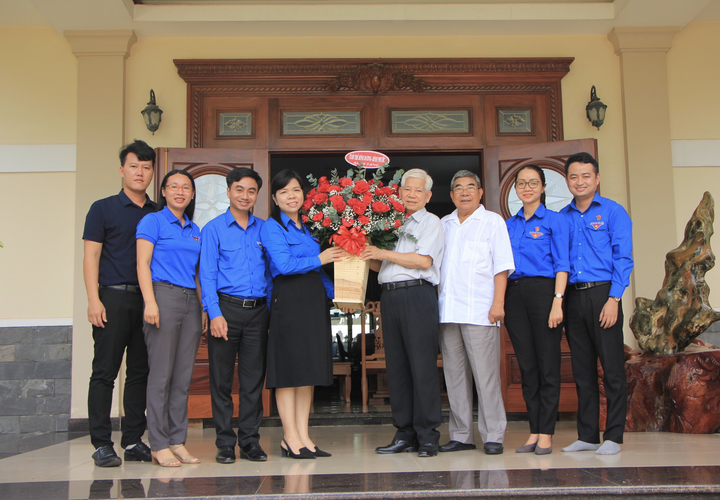 Thanh niên Bình Dương - Bình Phước tri ân nguyên Chủ tịch nước Nguyễn Minh Triết - 3