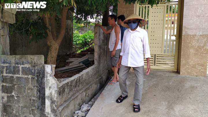 Tường đổ đè học sinh lớp 5 chết thương tâm: Không ai thừa nhận bức tường - 2