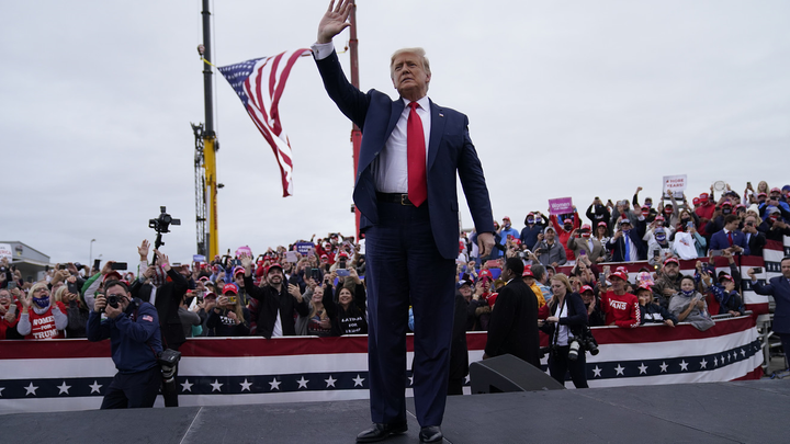 Cách hút cử tri đối lập nhau của 2 ứng cử viên Tổng thống Mỹ - 1