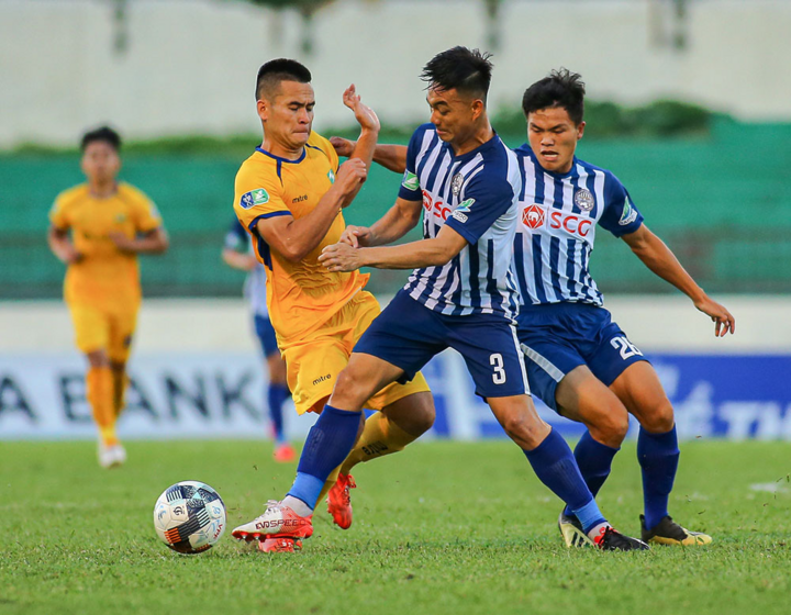 Bà Rịa - Vũng Tàu vs CLB TP.HCM: Khác biệt ở Công Phượng - 2