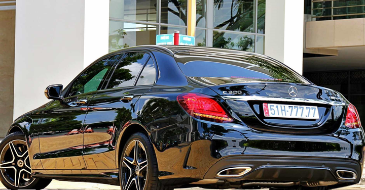 Trúng biển ngũ quý 7, Mercedes C300 tăng giá lên 5,5 tỷ đồng - 2