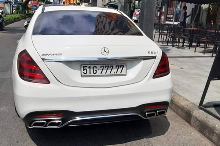 Trúng biển ngũ quý 7, Mercedes C300 tăng giá lên 5,5 tỷ đồng - 3