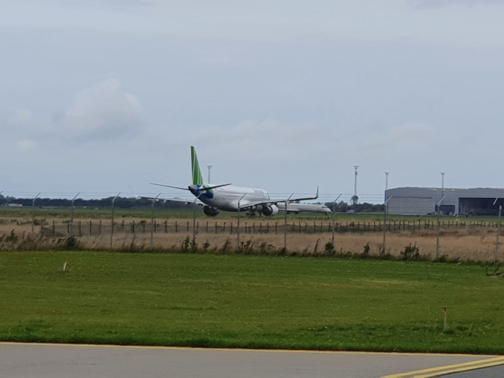 Cận cảnh máy bay phản lực hiện đại của Bamboo Airways sẽ bay thẳng đến Côn Đảo - 3
