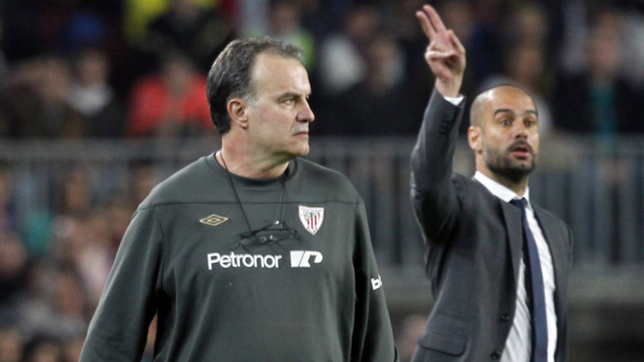 Bielsa ra mắt Ngoại Hạng Anh: 'Gã điên' khiến Guardiola, Klopp ngưỡng mộ là ai? - 2