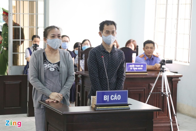 'Nữ quái' cầm đầu băng móc túi ở trạm xe buýt Suối Tiên lĩnh 5 năm 6 tháng tù - 1