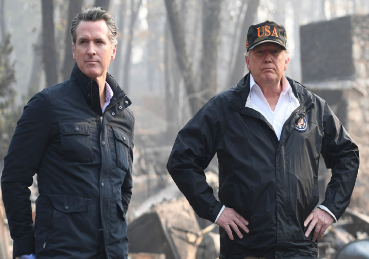 Trump sắp thăm California giữa chỉ trích 'phớt lờ' cháy rừng - 1