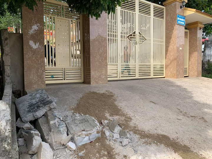 Sập tường rào làm học sinh lớp 5 chết thương tâm ở Nghệ An: Thông tin chính thức - 1