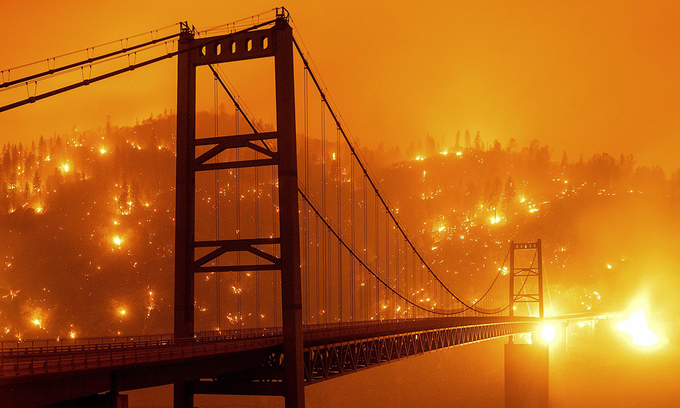 Trump sắp thăm California giữa chỉ trích 'phớt lờ' cháy rừng - 2
