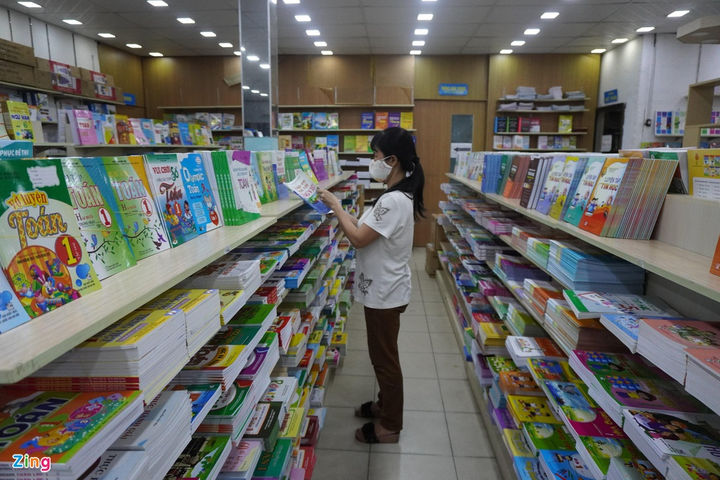 Mập mờ sách giáo khoa và sách tham khảo, hiệu trưởng có bị cách chức? - 2