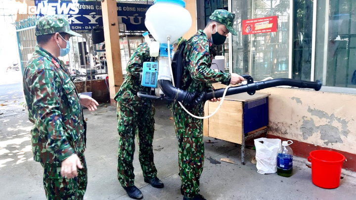 Các trường ở Đà Nẵng chuẩn bị đón học sinh đi học trở lại thế nào? - 2