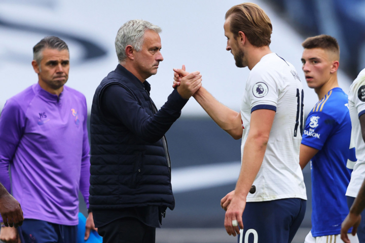 HLV Mourinho thăng hoa hay lụi tàn ở mùa này? - 1