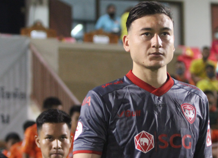 Văn Lâm cứu thua không tưởng trong ngày Thái League trở lại - 1