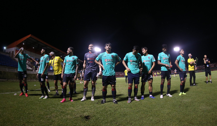 Văn Lâm cứu thua không tưởng trong ngày Thái League trở lại - 10