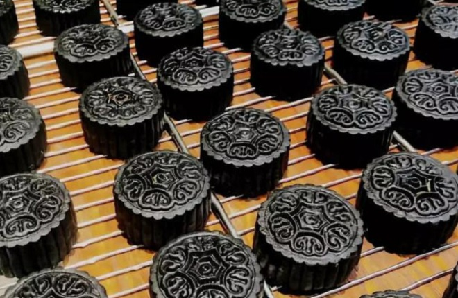 Muôn kiểu bánh trung thu độc lạ khiến dân mạng mắt tròn mắt dẹt - 9