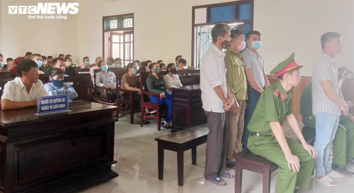 7 bị cáo liên quan vụ 39 người chết trong container ở Anh lĩnh án - 2