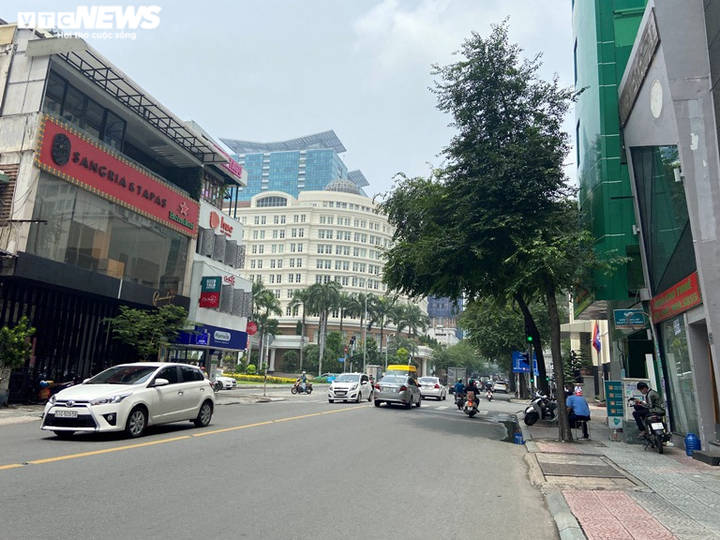 TP.HCM trời mù mịt từ sáng sớm, thời tiết se lạnh như Thu Hà Nội - 4