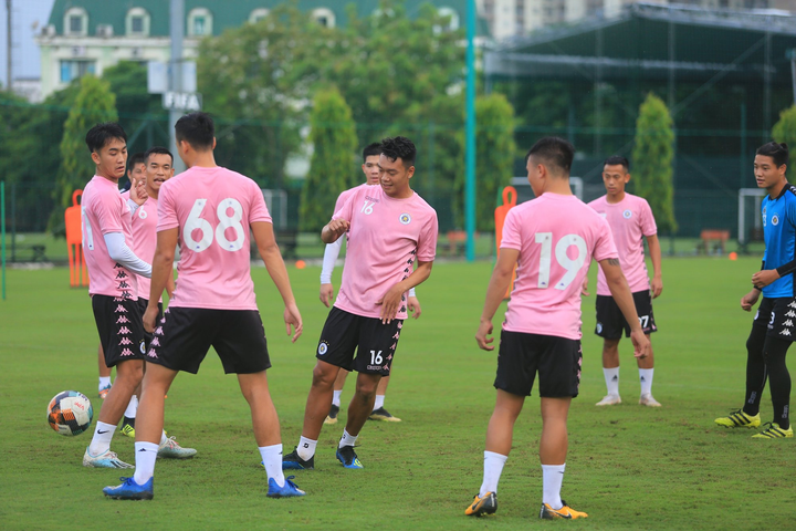 Thành Chung: Thích đá trung vệ hơn tiền đạo, không e ngại CLB TP.HCM - 1