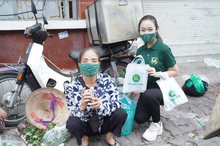 'Cách ly không cách lòng' - Chung sức cùng y bác sĩ Đà Nẵng - 4