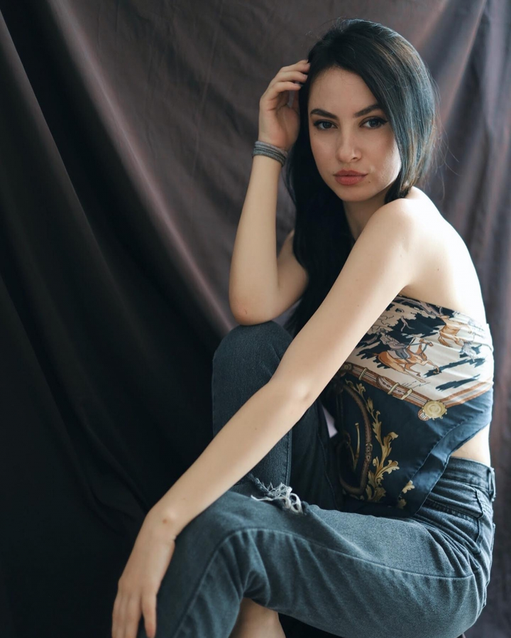 Ngắm gương mặt xinh như búp bê của cô giáo Tây trong lễ khai giảng ở Việt Nam - 5