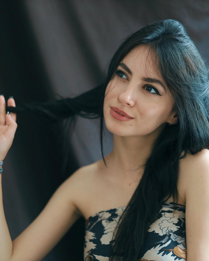 Ngắm gương mặt xinh như búp bê của cô giáo Tây trong lễ khai giảng ở Việt Nam - 6