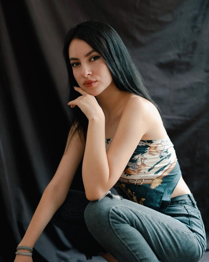 Ngắm gương mặt xinh như búp bê của cô giáo Tây trong lễ khai giảng ở Việt Nam - 7