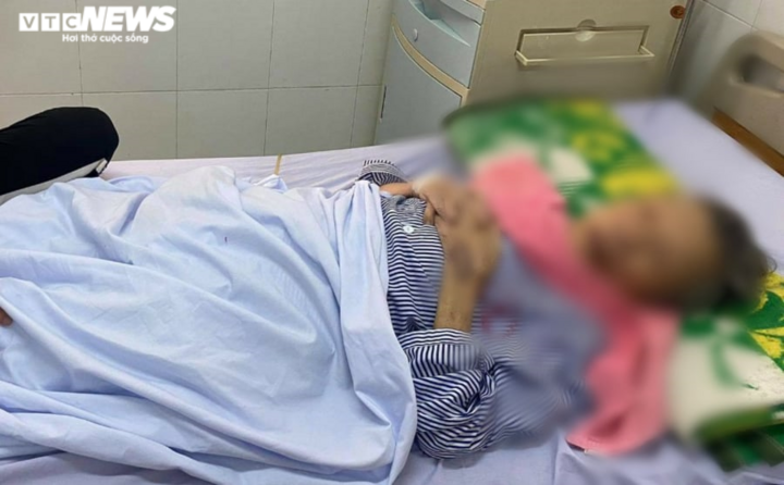 Bác sĩ vượt hơn 300 km từ Huế ra Hà Tĩnh cứu cụ bà 85 tuổi nhiều bệnh nền - 1